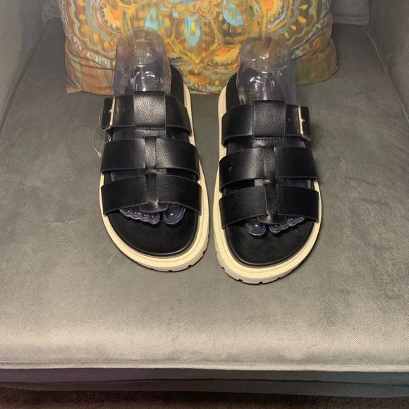 MIA Black Slide Sandals - Picture 2 of 8